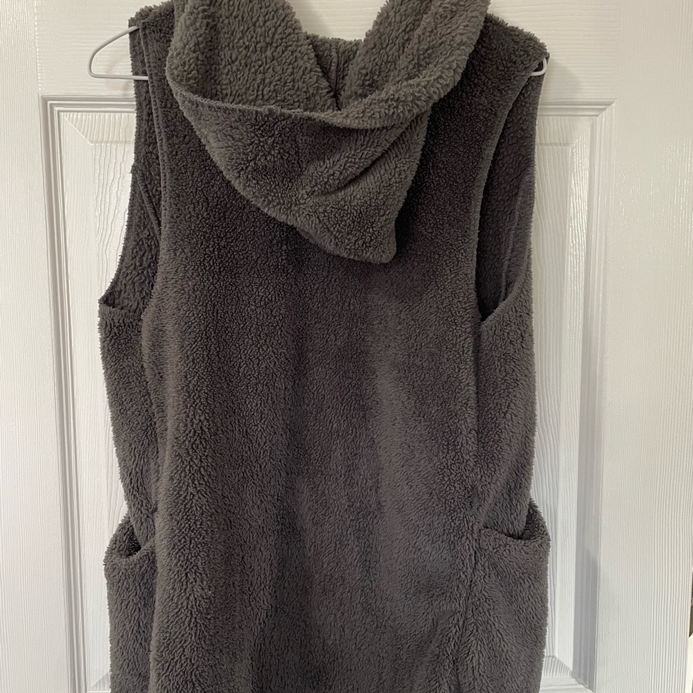 Vest - Picture 2 of 3